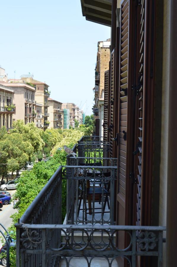 Sunday Suite Palermo Luaran gambar