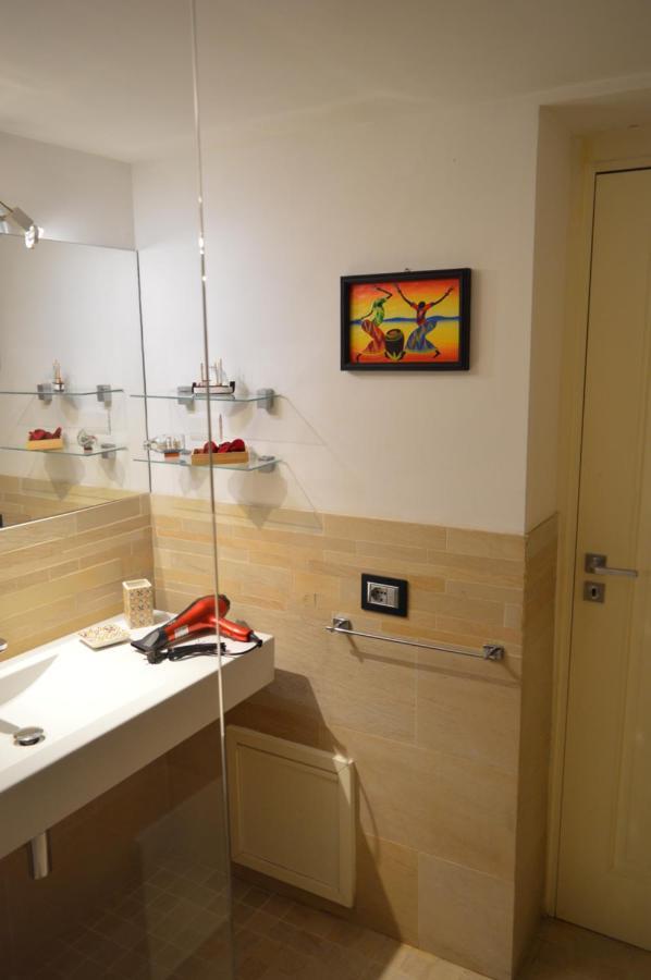 Sunday Suite Palermo Luaran gambar
