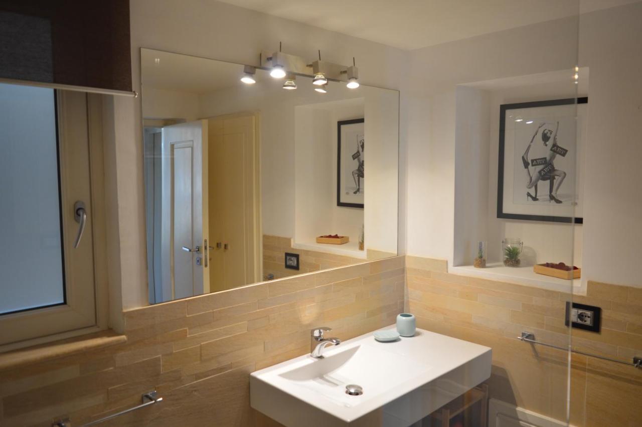 Sunday Suite Palermo Luaran gambar